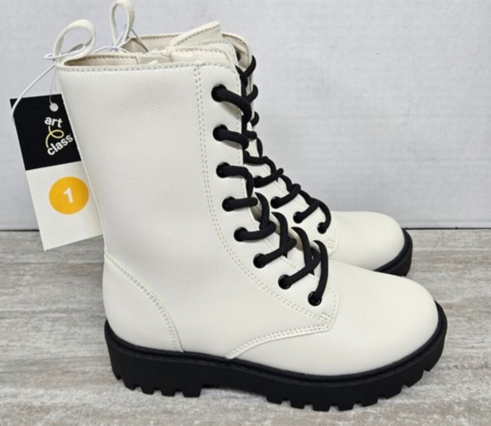 KIDS BOOTS - ART CLASS - KHARI - WHITE COMBAT BOOTS - BLACK BOTTOM TREADS